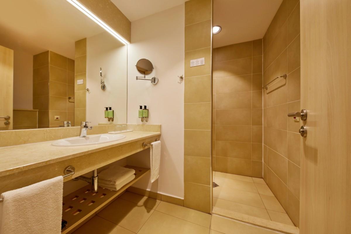 CAMERĂ DUBLĂ CU VEDERE LA PARC  Dreams Sunny Beach Resort & Spa  CAMERĂ DUBLĂ CU VEDERE LA PARC  Dreams Sunny Beach Resort & Spa