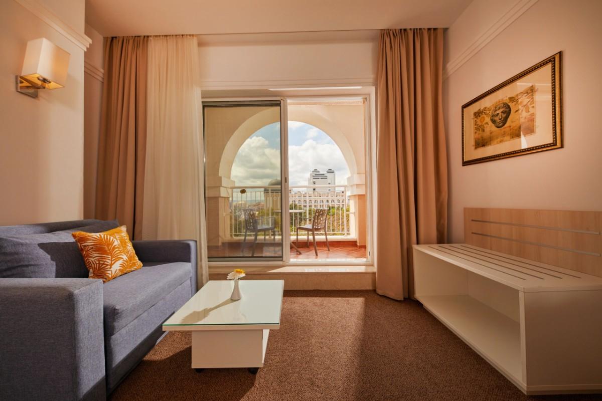 CAMERĂ DUBLĂ DELUXE CU VEDERE FRONTALĂ LA MARE  Dreams Sunny Beach Resort & Spa  CAMERĂ DUBLĂ DELUXE CU VEDERE FRONTALĂ LA MARE  Dreams Sunny Beach Resort & Spa