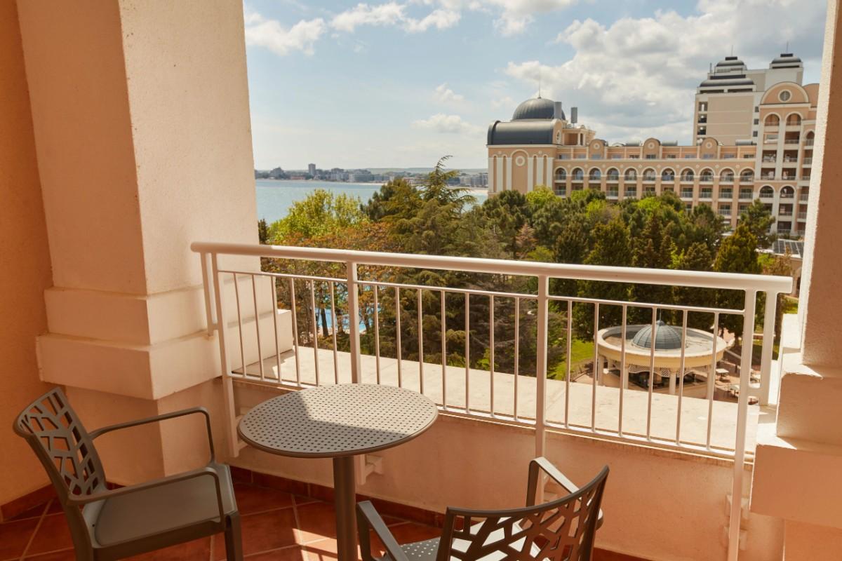 CAMERĂ DUBLĂ DELUXE CU VEDERE LA PARC  Dreams Sunny Beach Resort & Spa  CAMERĂ DUBLĂ DELUXE CU VEDERE LA PARC  Dreams Sunny Beach Resort & Spa