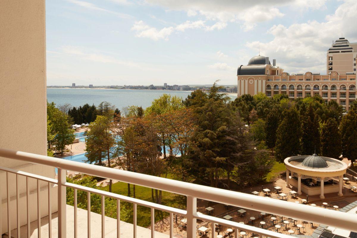 CAMERĂ DUBLĂ DELUXE CU VEDERE LA PARC  Dreams Sunny Beach Resort & Spa  CAMERĂ DUBLĂ DELUXE CU VEDERE LA PARC  Dreams Sunny Beach Resort & Spa