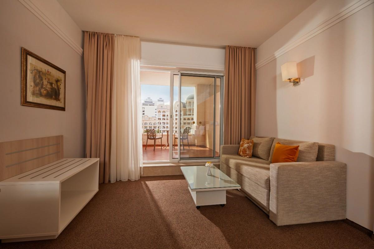 CAMERĂ DUBLĂ DELUXE CU VEDERE LA PARC  Dreams Sunny Beach Resort & Spa  CAMERĂ DUBLĂ DELUXE CU VEDERE LA PARC  Dreams Sunny Beach Resort & Spa