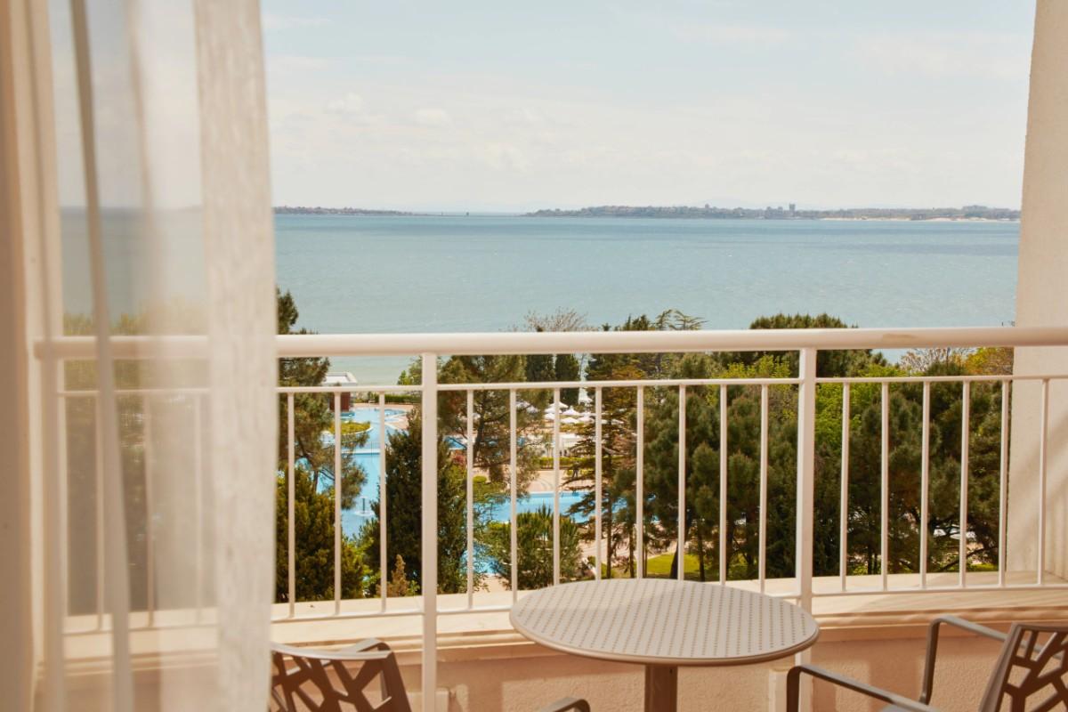 CAMERĂ DUBLĂ PREFERRED CLUB CU VEDERE FRONTALĂ LA MARE  Dreams Sunny Beach Resort & Spa  CAMERĂ DUBLĂ PREFERRED CLUB CU VEDERE FRONTALĂ LA MARE  Dreams Sunny Beach Resort & Spa