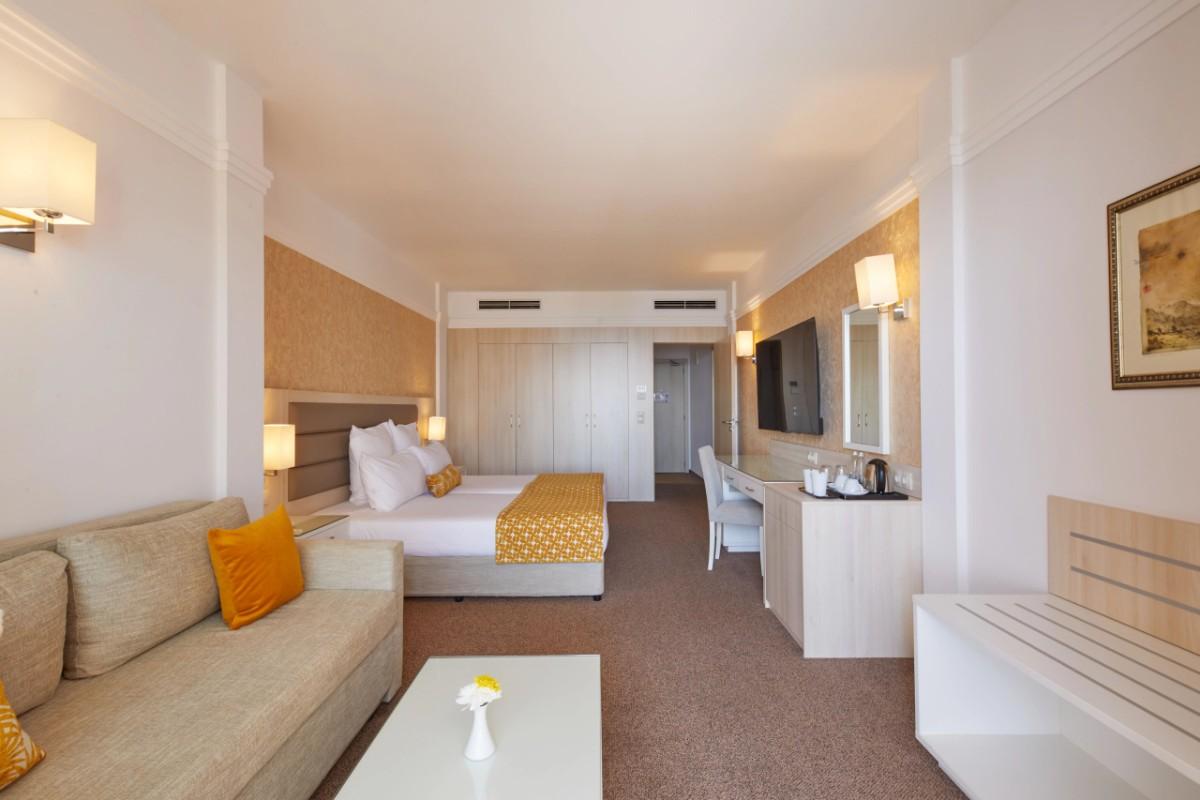 None  Dreams Sunny Beach Resort & Spa 