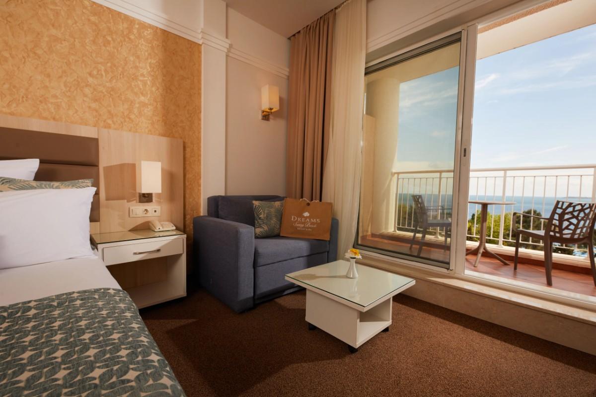 CAMERĂ DUBLĂ DELUXE PREFERRED CLUB CU VEDERE FRONTALĂ LA MARE  Dreams Sunny Beach Resort & Spa  CAMERĂ DUBLĂ DELUXE PREFERRED CLUB CU VEDERE FRONTALĂ LA MARE  Dreams Sunny Beach Resort & Spa