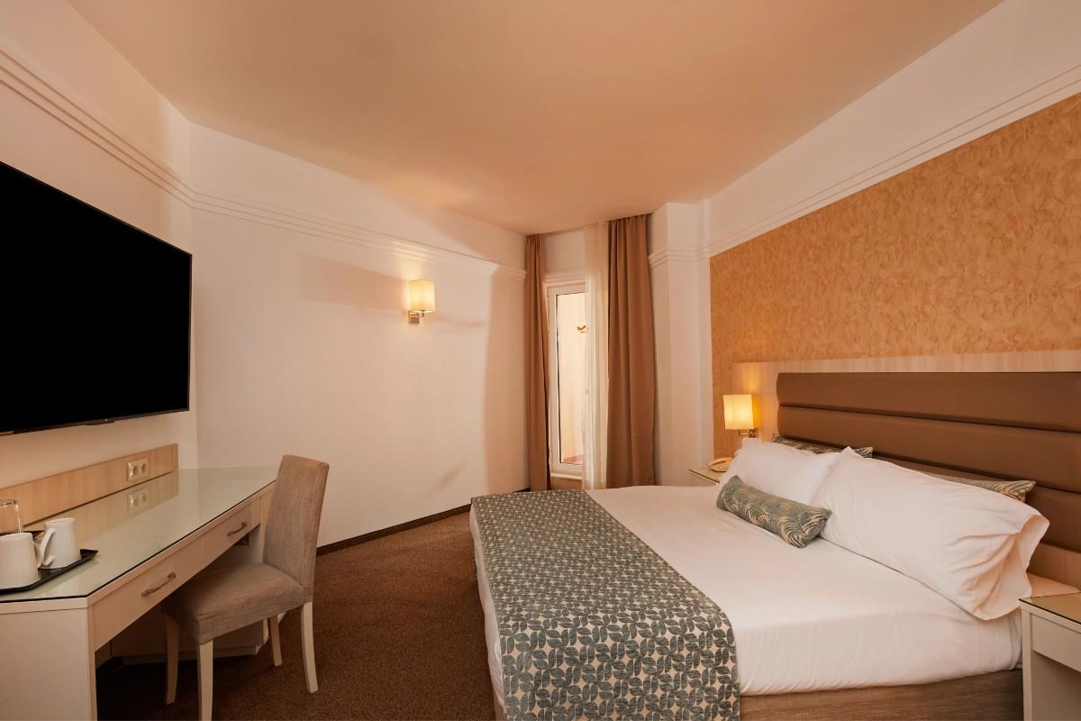 CAMERĂ DUBLĂ DELUXE CU VEDERE LA MARE  Dreams Sunny Beach Resort & Spa  CAMERĂ DUBLĂ DELUXE CU VEDERE LA MARE  Dreams Sunny Beach Resort & Spa