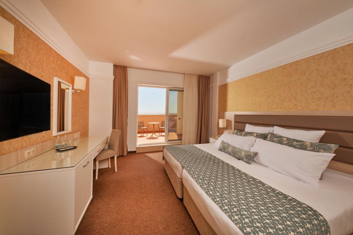 None  Dreams Sunny Beach Resort & Spa 