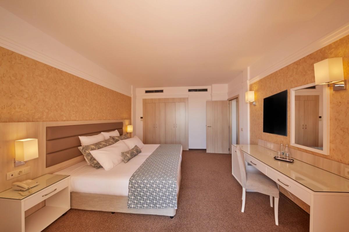 SUITE PREFERRED CLUB CU VEDERE FRONTALĂ LA MARE  Dreams Sunny Beach Resort & Spa  SUITE PREFERRED CLUB CU VEDERE FRONTALĂ LA MARE  Dreams Sunny Beach Resort & Spa