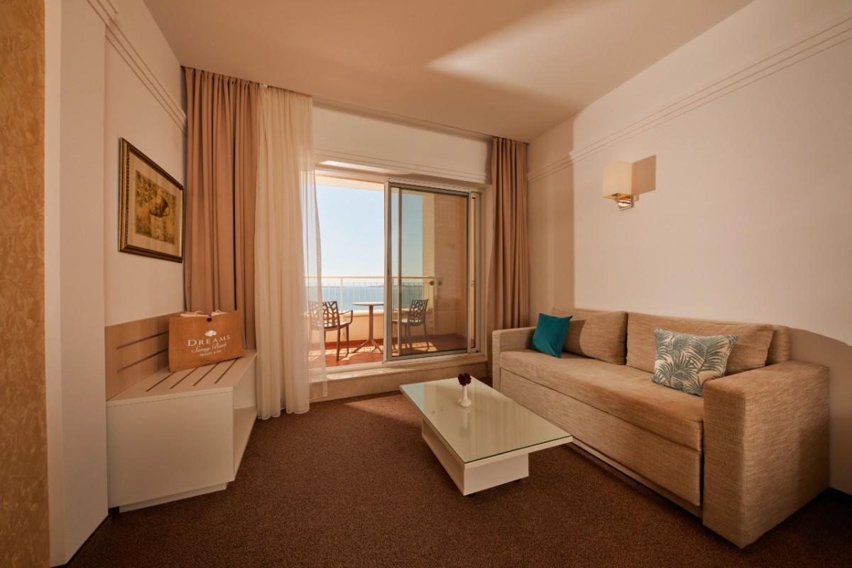 SUITE PREFERRED CLUB CU VEDERE FRONTALĂ LA MARE  Dreams Sunny Beach Resort & Spa  SUITE PREFERRED CLUB CU VEDERE FRONTALĂ LA MARE  Dreams Sunny Beach Resort & Spa